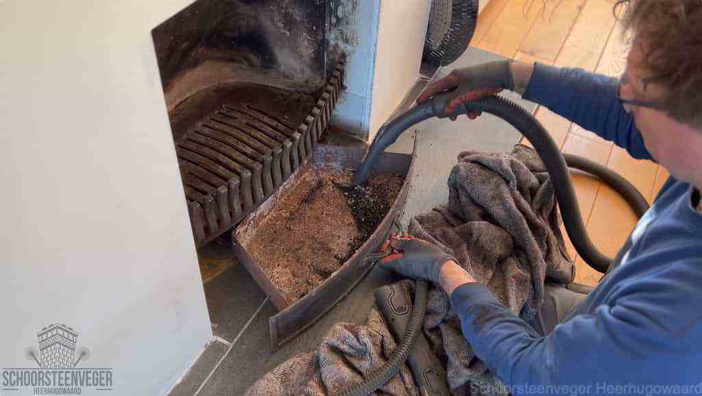 Prijs schoorsteenvegen Heerhugowaard schouw reinigen Prijs schoorsteenvegen Heerhugowaard schouw reinigen