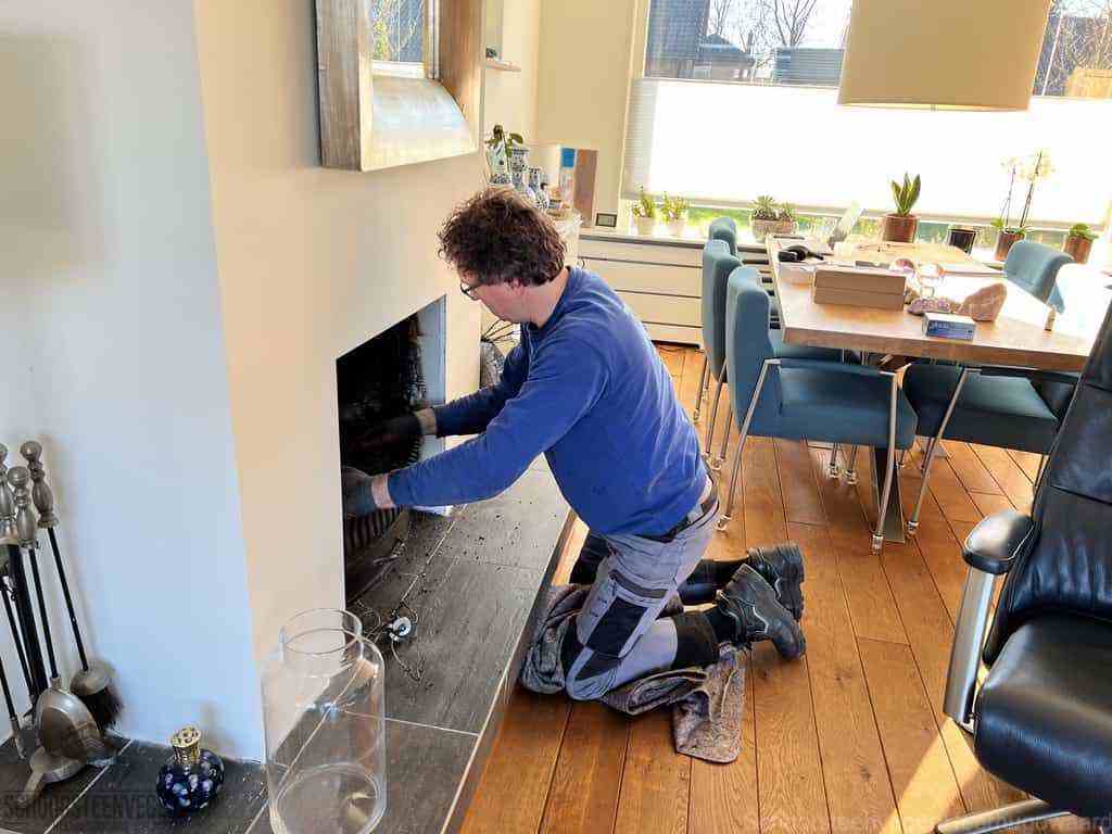 Schouwveger Heerhugowaard kleed schoorsteenreiniger Schouwveger Heerhugowaard kleed schoorsteenreiniger